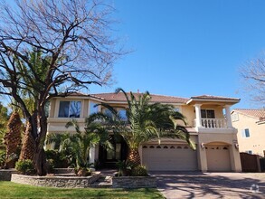 Building Photo - Beautiful Three Story, Five Bedroom Home w...