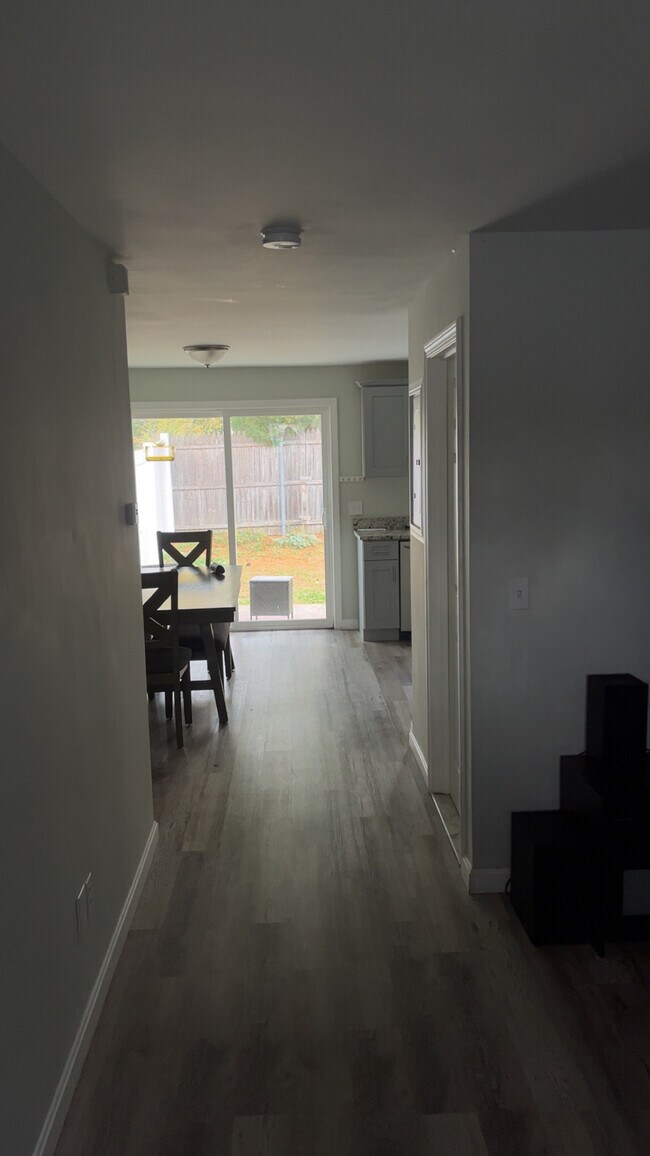 Building Photo - 55 Ridgeway Ave