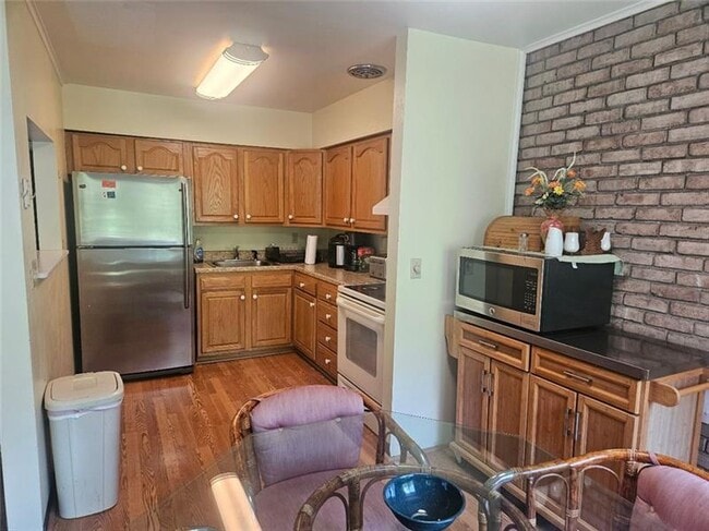 Building Photo - 5082 Sanlin Dr