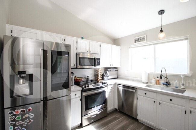 Building Photo - 6335 E Brown Rd