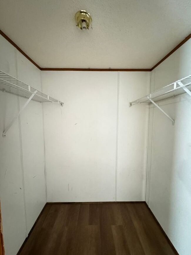 Building Photo - 3 Bedroom 2 Bath Mobile Home