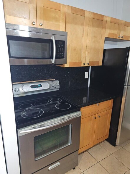 Building Photo - 4552 NW 185th St