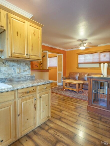 Building Photo - 944 Clover Dr
