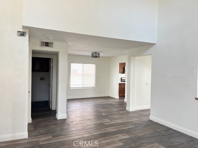Building Photo - 14240 Plumas Ct