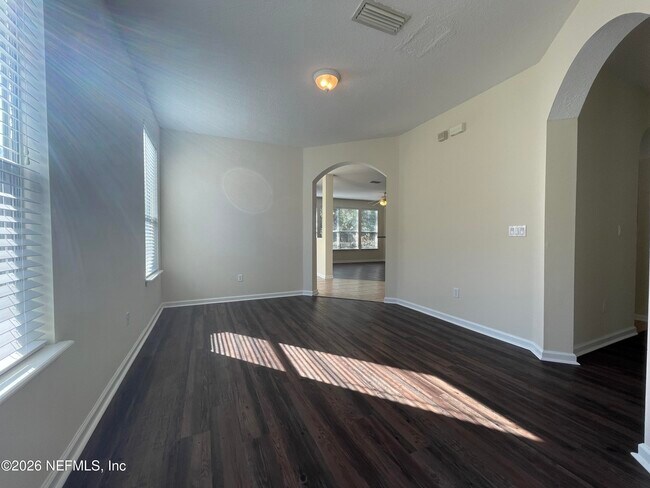 Building Photo - 3125 E Banister Rd