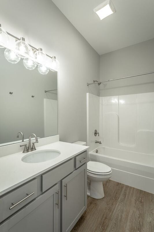 Building Photo - 549 Strong Ave