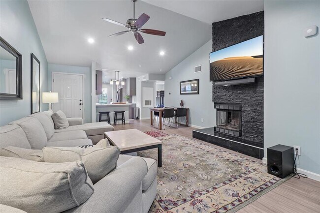 Building Photo - 2450 Wickersham Ln