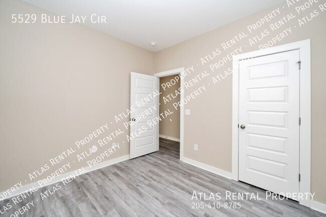 Building Photo - 5529 Blue Jay Cir