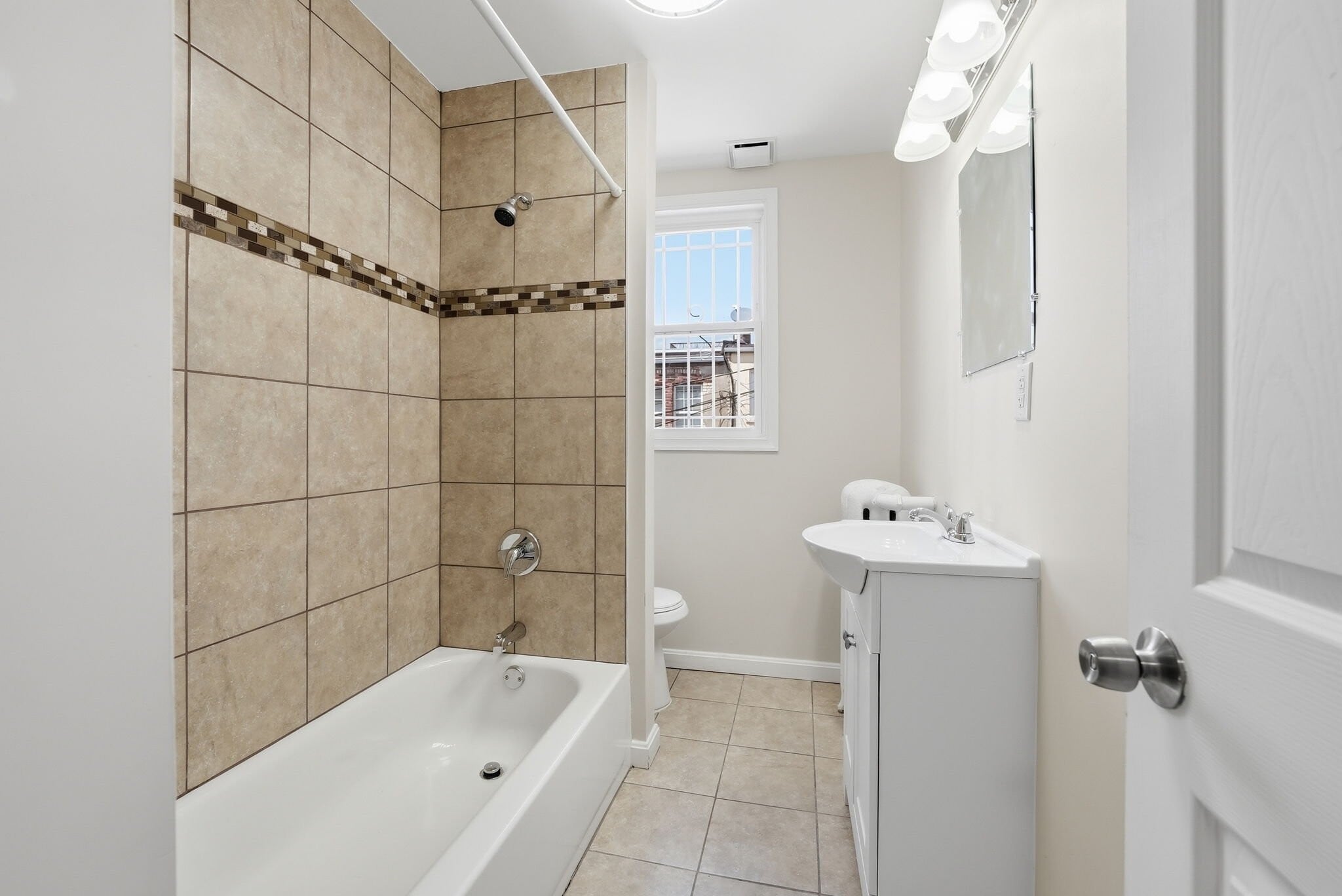 Building Photo - 711 Harvard St NW