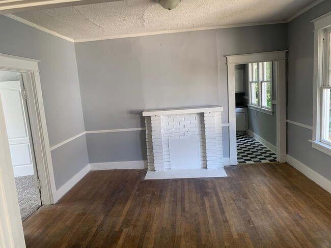 Building Photo - 3417 Rockwood Ave