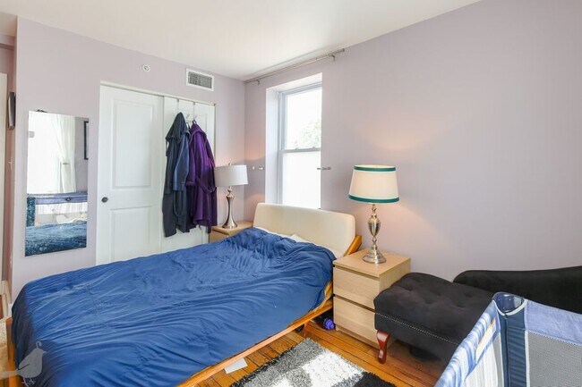 Building Photo - 420 16th St SE