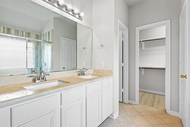 Building Photo - 25910 N Lakefair Dr