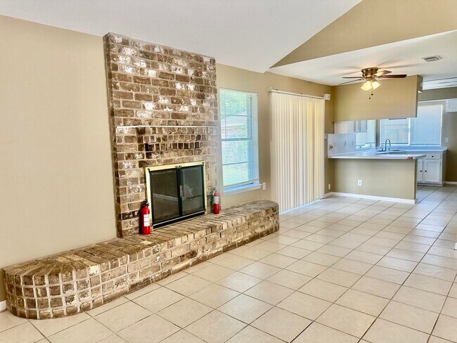 Building Photo - 2526 Valley Forest Dr