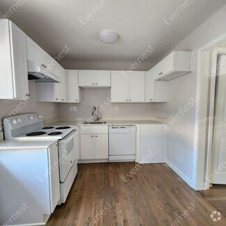 Building Photo - 1651 Line Cir