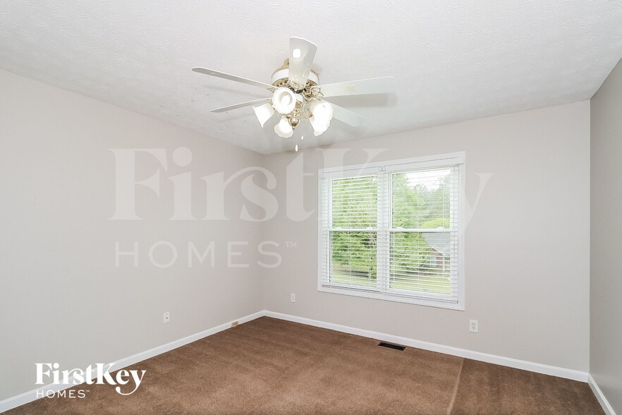 Building Photo - 424 Waverly Forest Ct