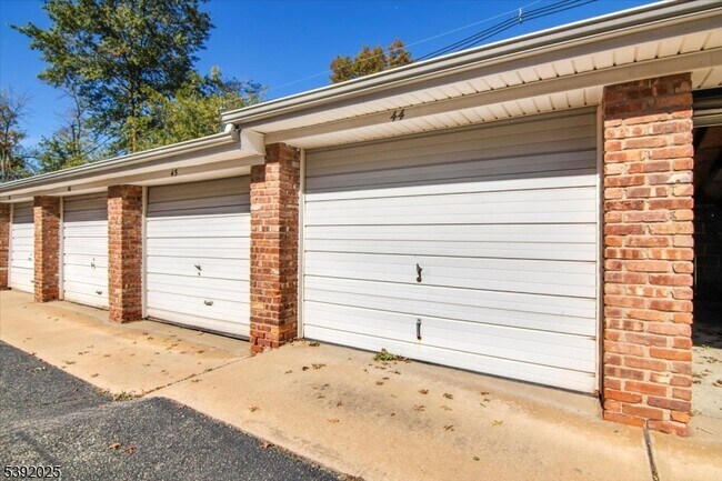 Building Photo - 159 Ridge Rd