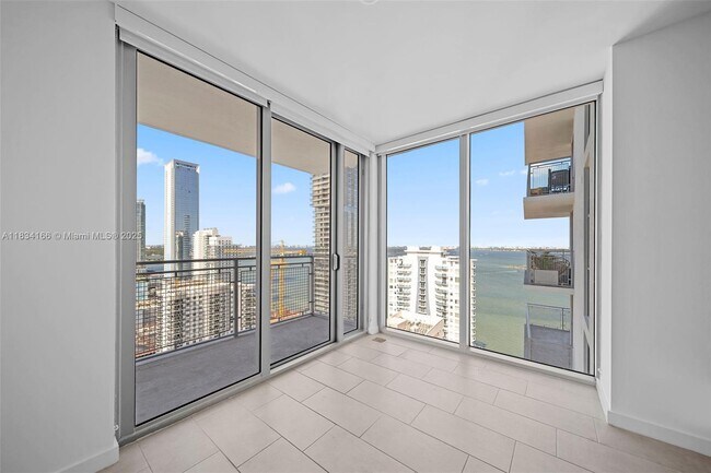Building Photo - 2150 N Bayshore Dr