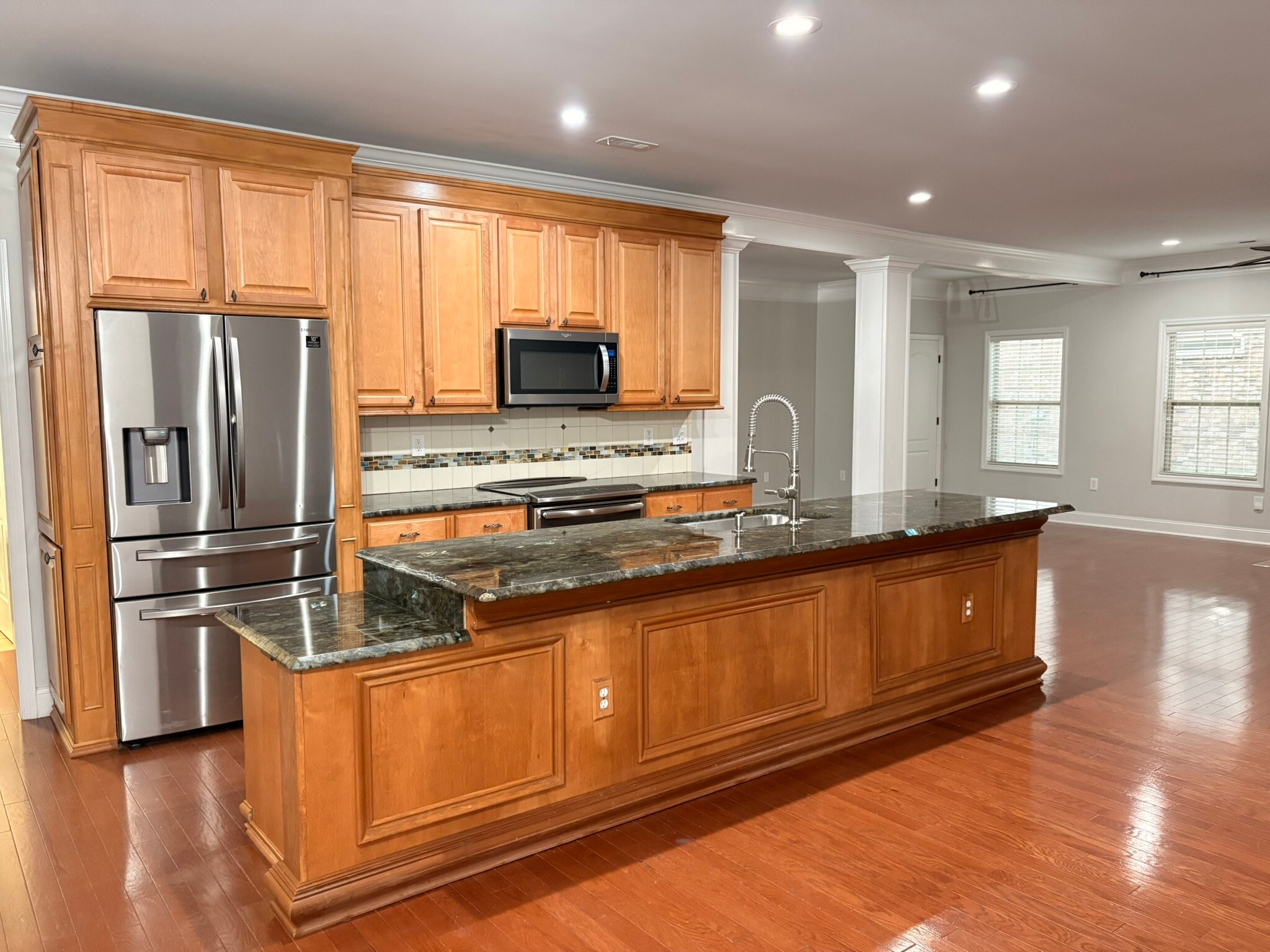 Building Photo - 123 Chelsea Park