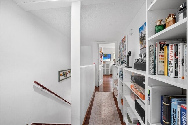 Building Photo - Beautiful Townhouse Pembroke Pines