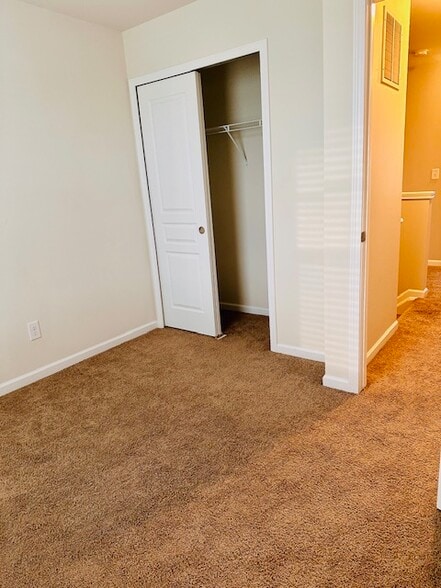 Bedroom1 - 863 Barclay Cir