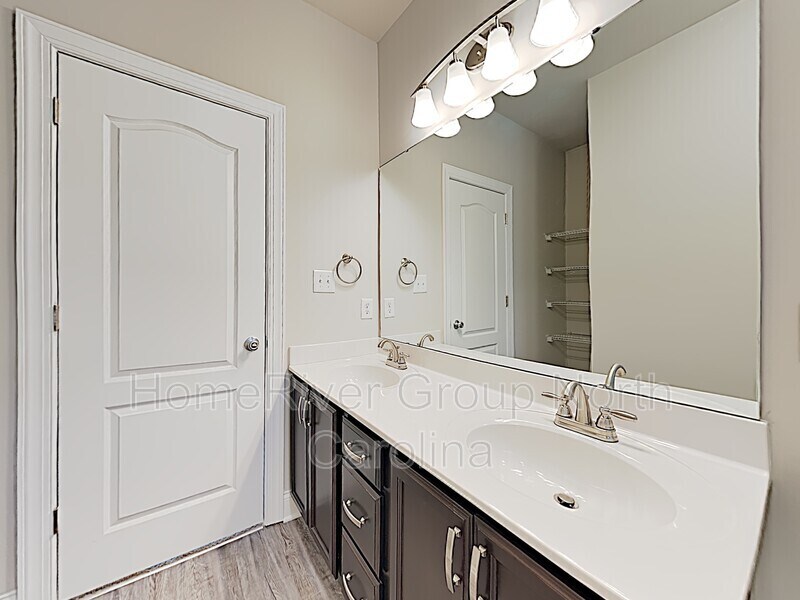 Building Photo - 5844 Bradford Lake Ln