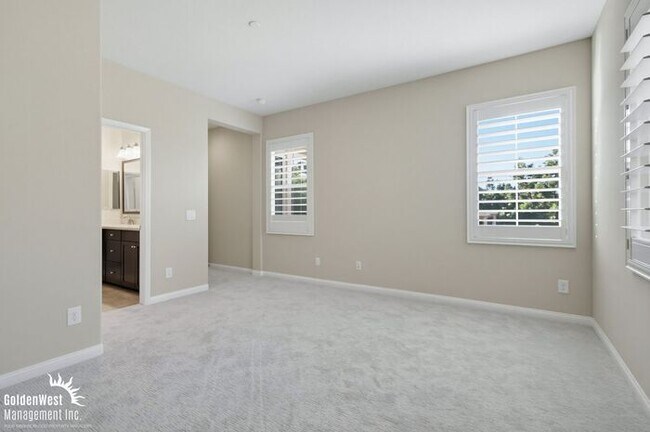 Building Photo - Beautifully Appointed 5Bdm 4Ba Home Located in San Marcos!