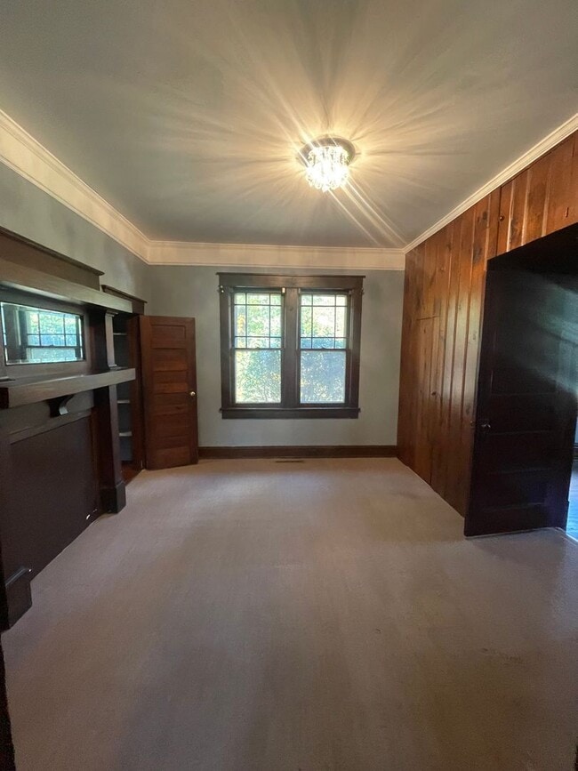 Building Photo - ?? COMING SOON ?? Charming 3 Bed / 1 Bath ...