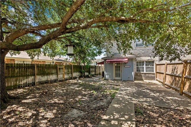 Building Photo - 1903 Woodsman Dr