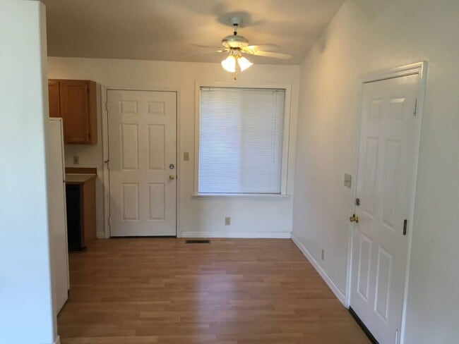 Building Photo - 2 Bedroom Duplex in Churchill Neighborhood