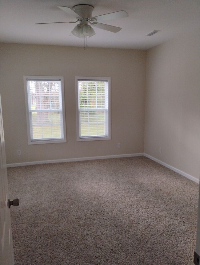 Building Photo - 204 W Park Ave