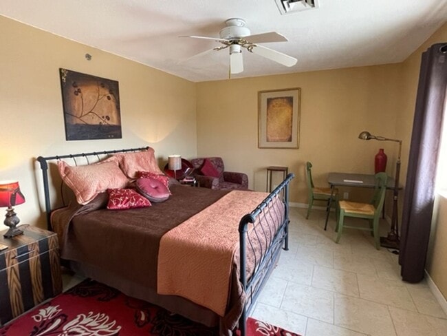 Building Photo - Fully Furnished 2 bedroom 2 bath long term rental