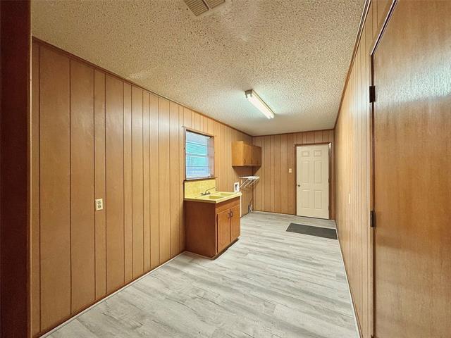 Building Photo - 605 S Tool Dr