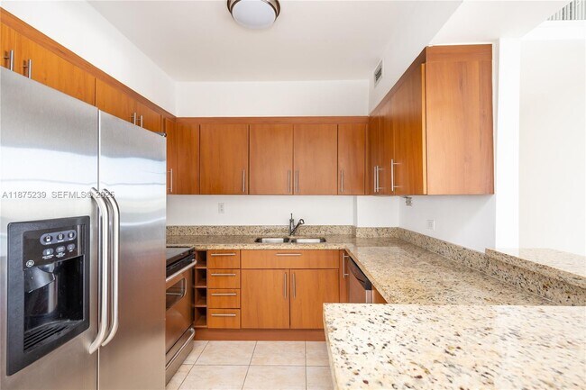 Building Photo - 7441 Wayne Ave