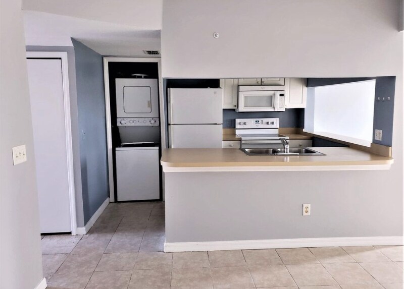 Building Photo - 914 Caribbean Dr