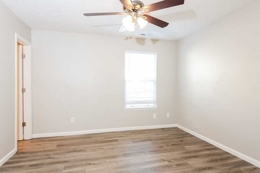 Building Photo - 5724 Blackley Ln