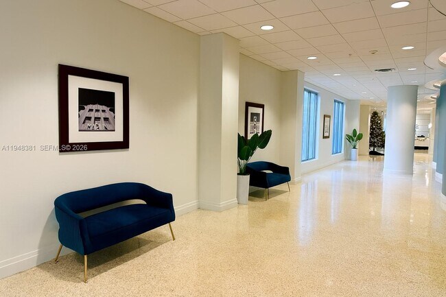 Building Photo - 4001 S Ocean Dr