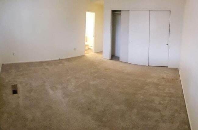 Building Photo - Sparks 3 bed 2 bath 2 car garage home located near The Marina For Rent