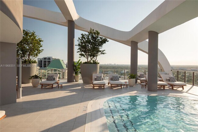 Building Photo - 2678 Tigertail Ave