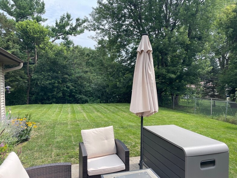 Large, fenced yard - 10909 Russell Ave S