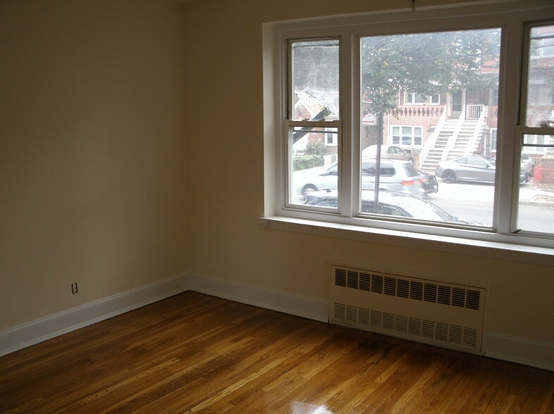 Building Photo - 5301 Glenwood Rd