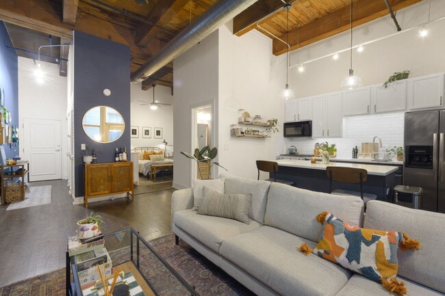 Building Photo - 1500 W Monroe St