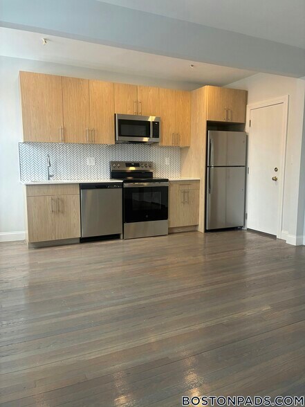 Building Photo - 117 Park Dr