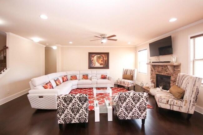 Building Photo - 3415 Pointe Vecchio Cir