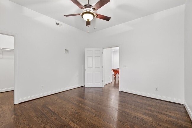 Building Photo - Beautiful 6BR Executive Brentwood Home with Pool