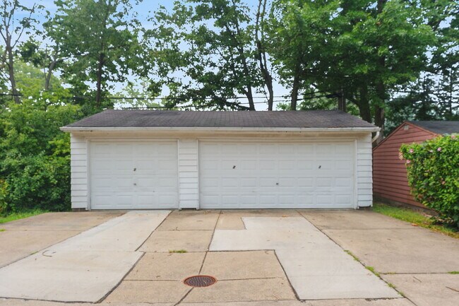 Building Photo - 1668 Coventry Rd