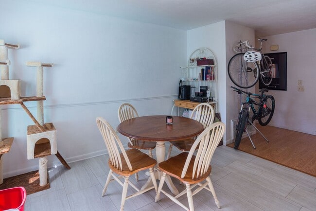 Building Photo - Beautiful House Near Downtown!!!