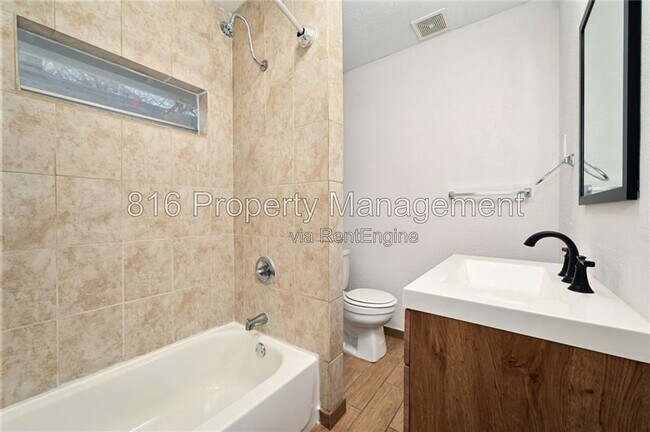 Building Photo - 2206 E 58th St