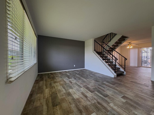 Building Photo - 2881 E Fairmount Ave