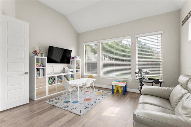 Building Photo - 1504 Saddlespur Ln