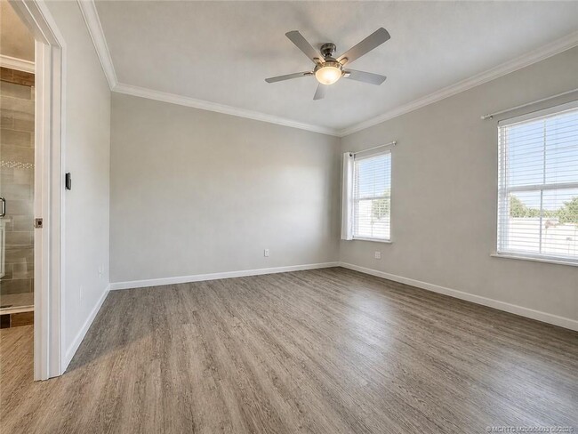 Building Photo - 252 NE Ebbtide Way
